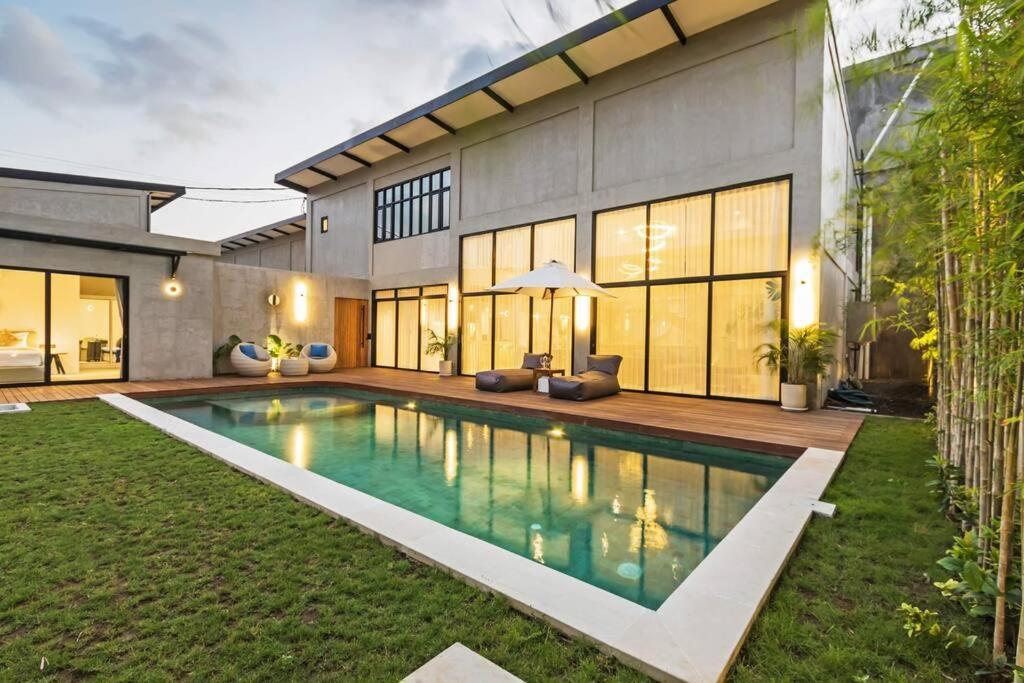 Manresa Villa Bali 4 Canggu  Exterior photo