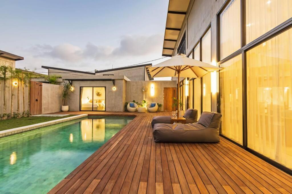 Manresa Villa Bali 4 Canggu  Exterior photo