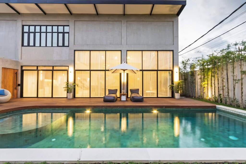 Manresa Villa Bali 4 Canggu  Exterior photo