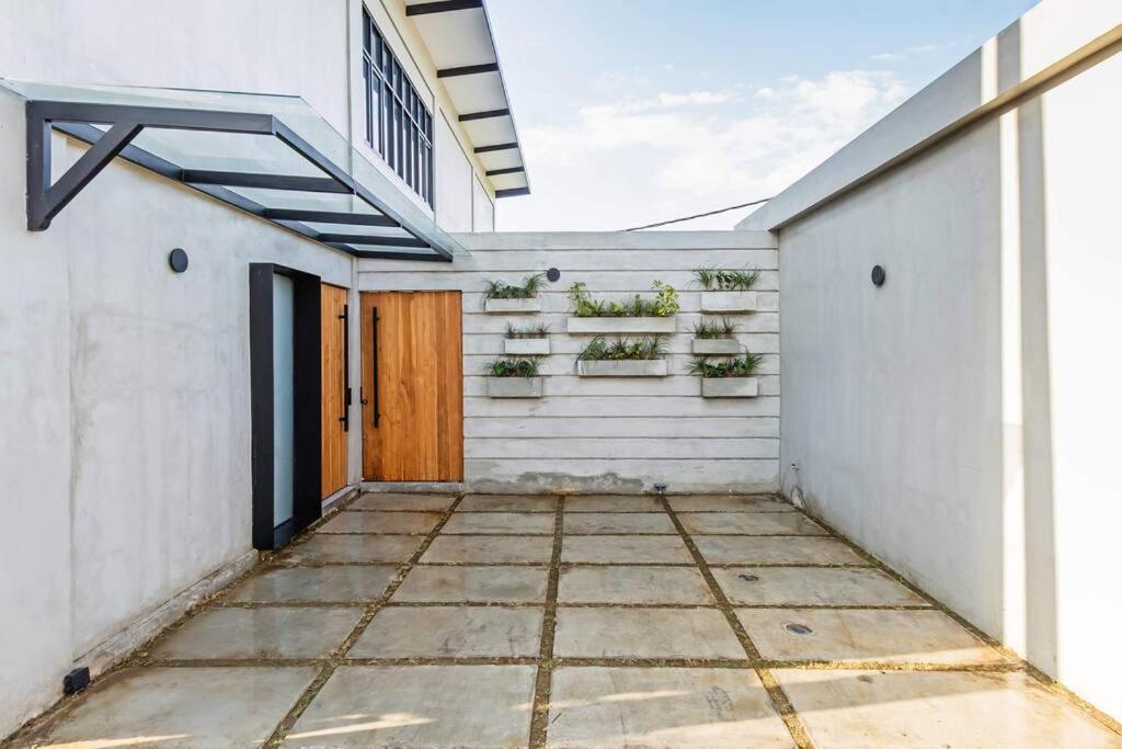Manresa Villa Bali 4 Canggu  Exterior photo