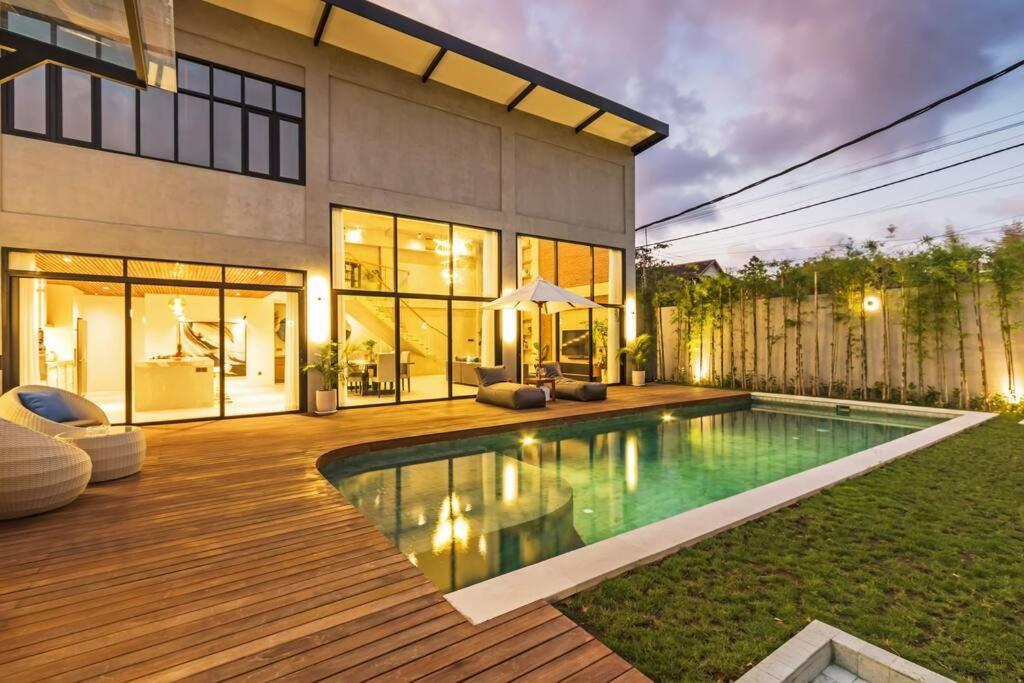 Manresa Villa Bali 4 Canggu  Exterior photo